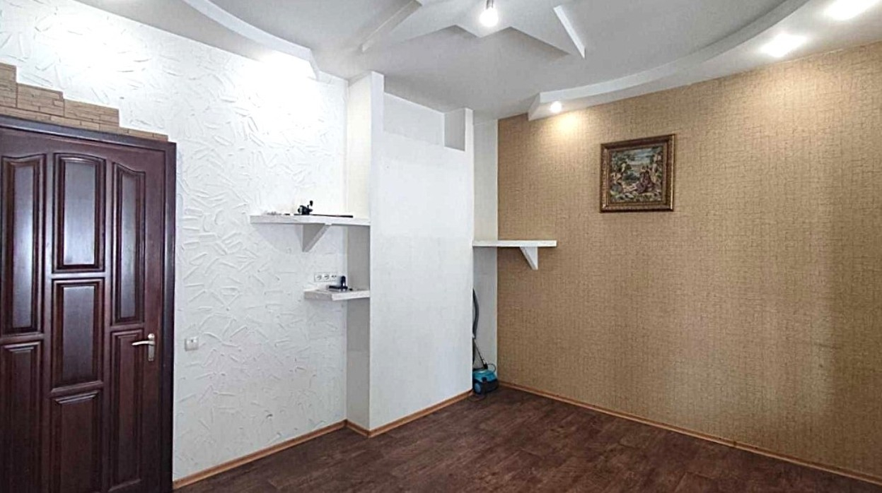 продажа многокомнатной квартиры номер A-173101 в Приморском районе, фото номер 12